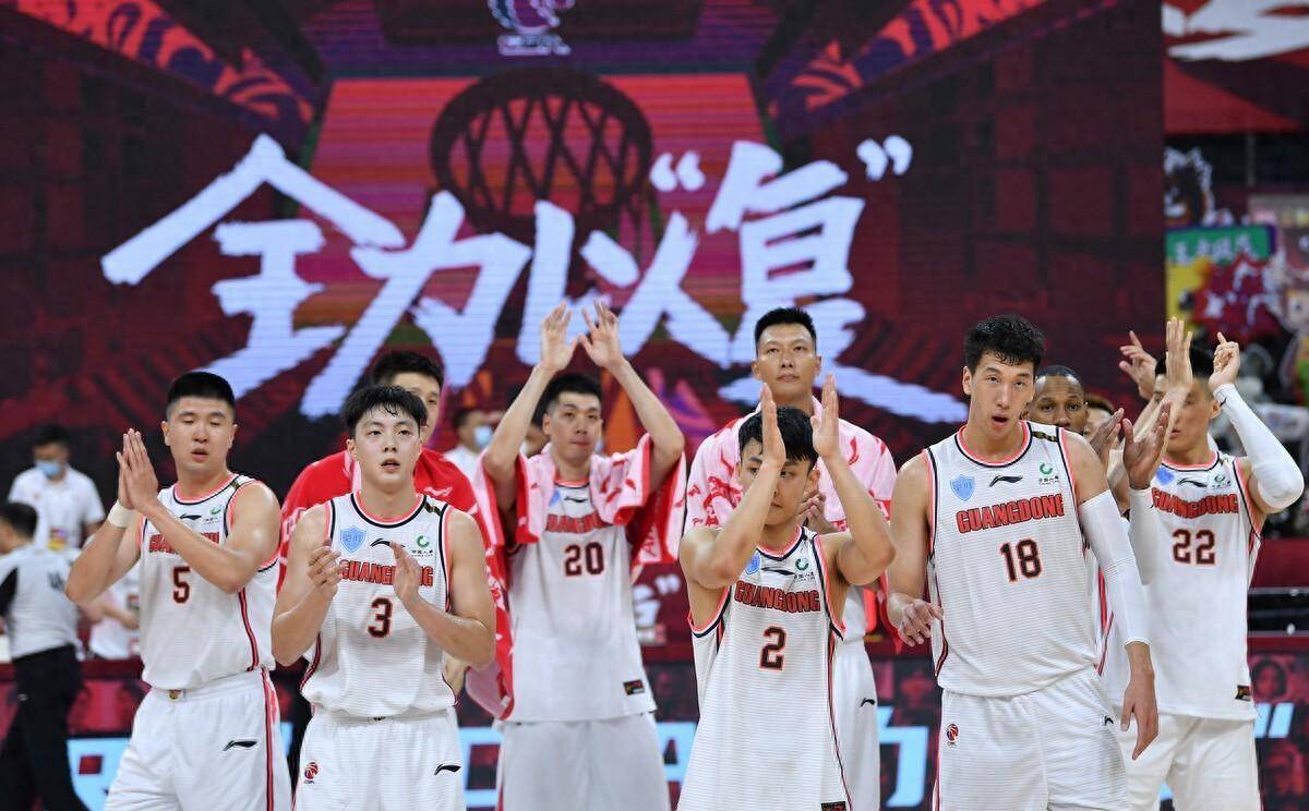 中国男篮联赛掀起热潮，球迷争相观战